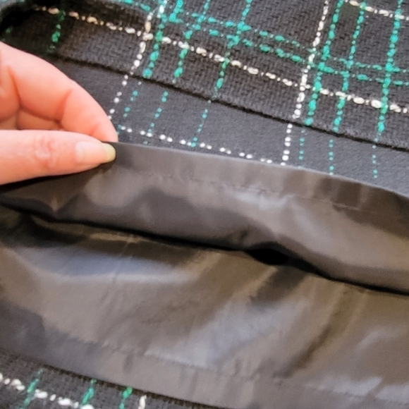 LOFT Green Plaid Skirt - Picture 4 of 12